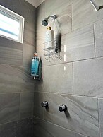 Private Jacuzzi and Pool 2 Level House