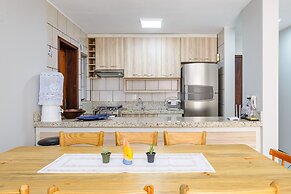 Apt w/ Balcony 250m Mariscal Beach Cra304