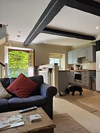 Cosy Cottage Over Malmesbury Abbey