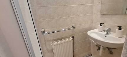 Cozy 2BR Apt Prime Vienna Longstays