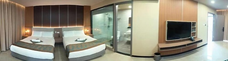 Skyport Hotel