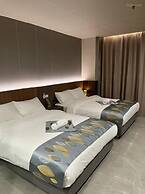 Skyport Hotel