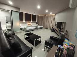 Skyport Hotel