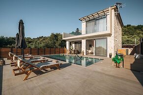 J K Villa With Private Pool