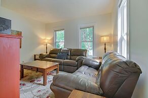 Lake Access + Views: Family Getaway in Conway!