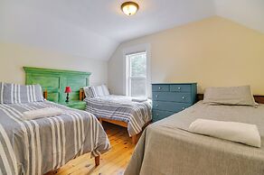 Lake Access + Views: Family Getaway in Conway!