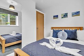 Garden Lodge With Parking By My Getaways