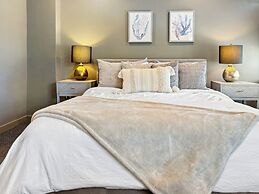Daniella's Suites
