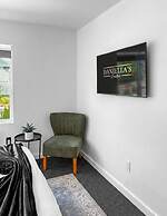 Daniella's Suites