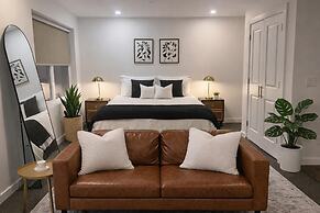 Daniella's Suites