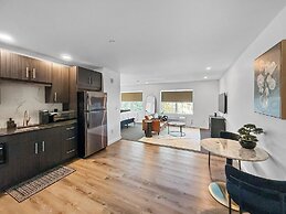 Daniella's Suites