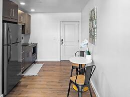 Daniella's Suites