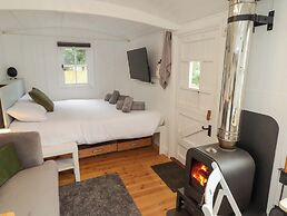 Kings Cwtch Shepherd's Hut