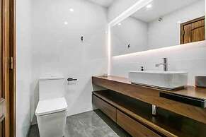 Bright Flat by Carcavelos Beach With Fast Wi-fi
