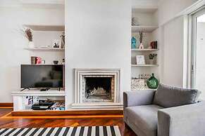 Bright Flat by Carcavelos Beach With Fast Wi-fi