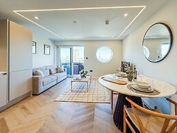 1 Bed Flat - Sleeps 2 - Parking - Wifi