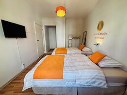 Rose Lia Otel