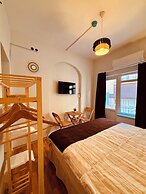 Rose Lia Otel