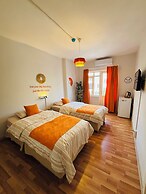Rose Lia Otel