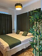 Rose Lia Otel
