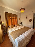 Rose Lia Otel