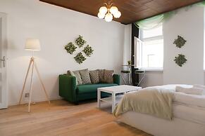 Spacious 2BR Apt Ideal for Longstays