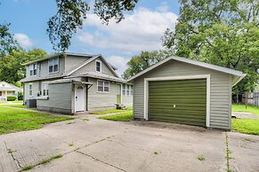 1 Mi to K-state Campus: Central Manhattan Home