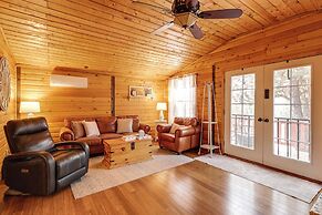 Private Hot Tub & Fire Pit: Pine Cabin Near Hiking