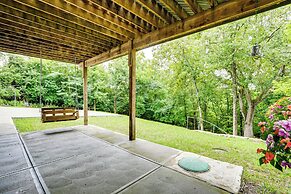 4 Mi to Dtwn: Ohio River Valley Home w/ Deck!