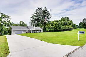 4 Mi to Dtwn: Ohio River Valley Home w/ Deck!