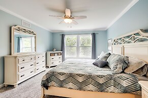 4 Mi to Dtwn: Ohio River Valley Home w/ Deck!