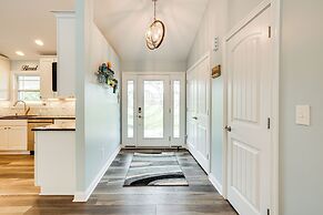 4 Mi to Dtwn: Ohio River Valley Home w/ Deck!