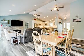 4 Mi to Dtwn: Ohio River Valley Home w/ Deck!