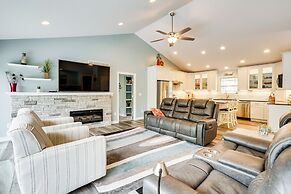 4 Mi to Dtwn: Ohio River Valley Home w/ Deck!