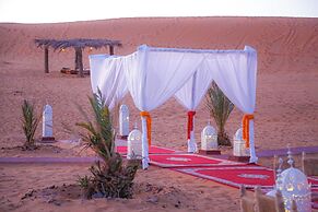 Sahara dunes Luxury Camp