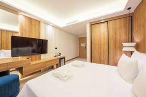 Premier Lounge Hotel