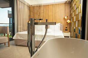 Premier Lounge Hotel