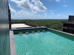 Unique Rooftop Sea View Walking to Beach The Best
