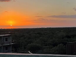 Unique Rooftop Sea View Walking to Beach The Best
