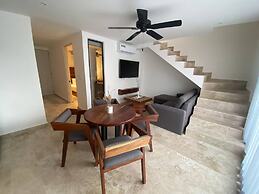 Spacious and Comfortable Ph With Private Pool in Zama!