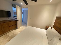 Spacious and Comfortable Ph With Private Pool in Zama!