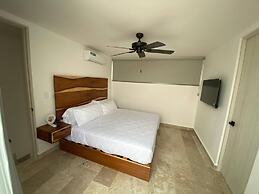 Spacious and Comfortable Ph With Private Pool in Zama!