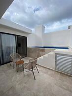 Spacious and Comfortable Ph With Private Pool in Zama!