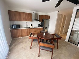 Spacious and Comfortable Ph With Private Pool in Zama!