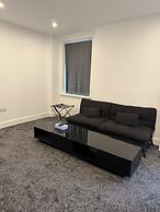 2 Bed Flat - Sleeps 4 - Parking - Wifi
