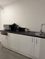 1 Bed Flat - Sleeps 2 - Parking - Wifi