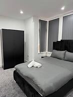 Peaceful Luton Apartment With Electric Heating & Wifi