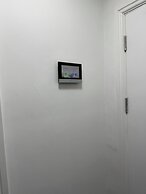 Peaceful Luton Apartment With Electric Heating & Wifi