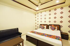 Fabhotel Marjan International