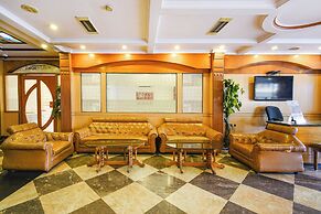 Fabhotel Marjan International
